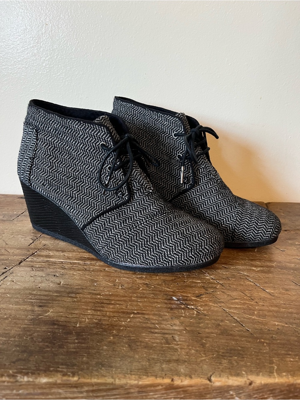 Toms Herring Bone Wedge Ankle Booties Size 11
